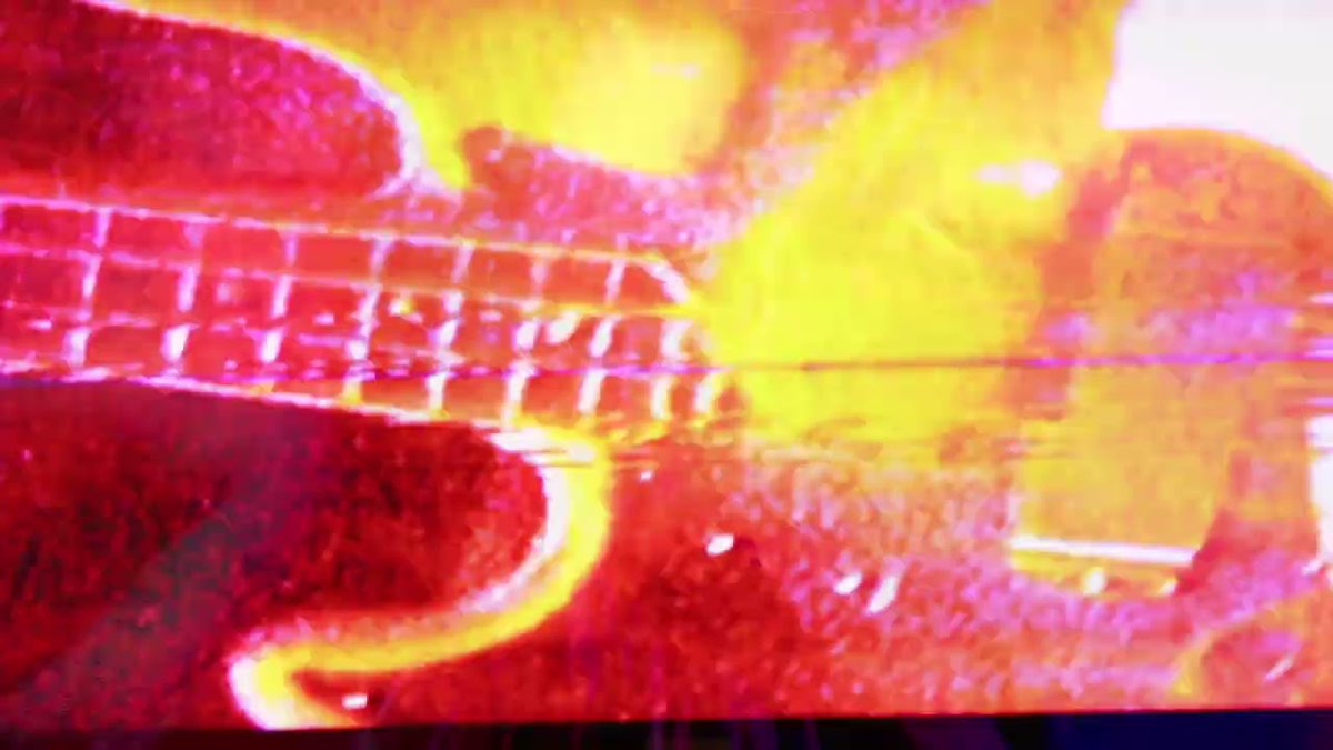 panicmanual's tweet image. Song of the Day: A Place To Bury Strangers – Bad Idea dlvr.it/TDSLV2