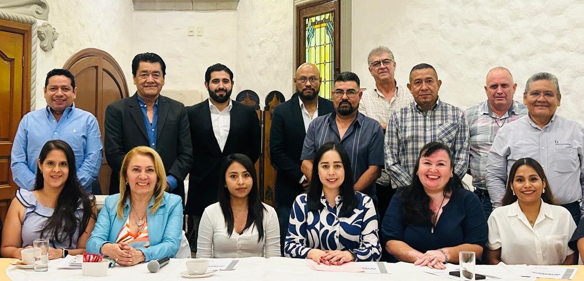 ➡️El miércoles, personal de la Dirección General de Prevención y Autorregulación del <a href="/INAImexico/">INAI</a> impartió el taller denominado ¿Cómo proteger los #DatosPersonales en posesión de las empresas?, dirigido a empresarios y socios de <a href="/cpmxmorelos/">Coparmex Morelos</a>.