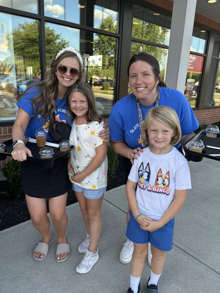 EHoffman_KDG's tweet image. I’m lovin’ it! What a fun time at McTeacher Night! #slatehill #itsworthit #McTeacherNight #McDonalds
