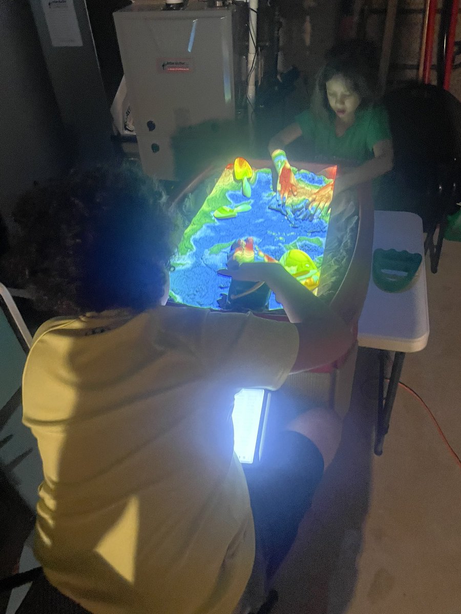 d0tslash's tweet photo. The kids are hooked on this thing. I flatten it out every day, then they come build. https://t.co/45gO0tSrcy