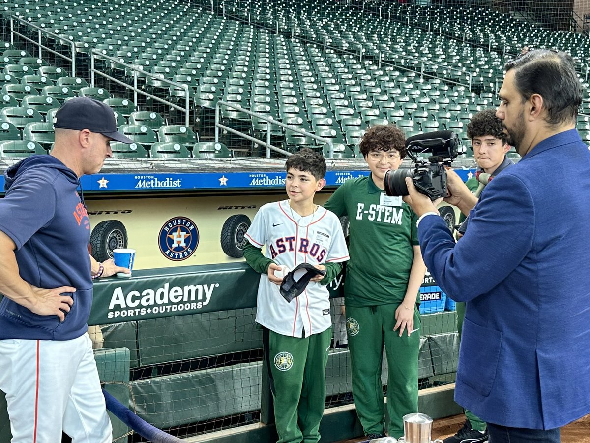 Gene Flores (@geneflo10) on Twitter photo As part of Hispanic Heritage month, Space City Home Network is broadcasting the entire final homestand en Español on SCHN 2. Tune in all week on SCHN 2 or if you’re at the ballpark, swing by the booth on the club level and say hi! <a href="/SpaceCityHN/">Space City Home Network</a> <a href="/LosAstros/">Astros de Houston</a> As part of Hispanic Heritage month, Space City Home Network is broadcasting the entire final homestand en Español on SCHN 2. Tune in all week on SCHN 2 or if you’re at the ballpark, swing by the booth on the club level and say hi! <a href="/SpaceCityHN/">Space City Home Network</a> <a href="/LosAstros/">Astros de Houston</a>