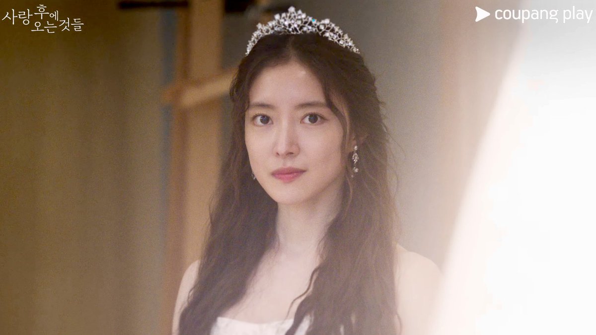 hikarijune890's tweet photo. gorgeous bride ever 🤍
#이세영 #LeeSeYoung
#WhatComes https://t.co/LIv5yzsuSP