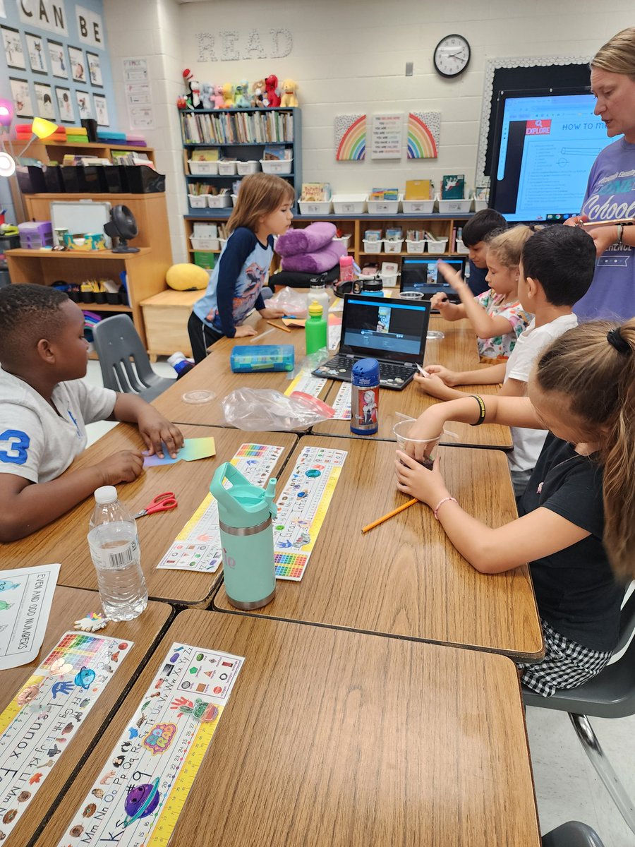 These meteorologist are creating a wind vane and testing their product before taking them outside tomorrow to gather data. 
<a href="/PotowmackES/">Potowmack Elementary School</a> @JulieRizalvoIFT ##eaglesdeserveit24