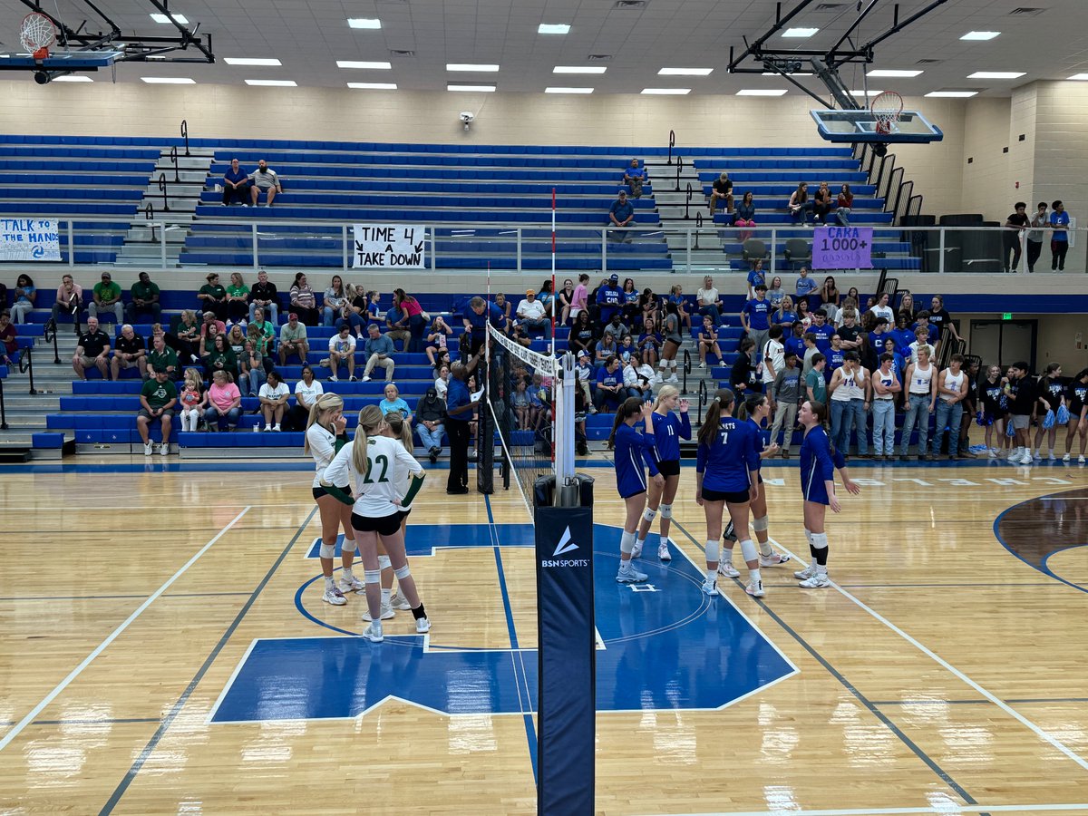 Time for volleyball match #2! Chelsea and Pelham’s first area clash was so good, you know I had to stop by to see the rematch. It’s the top two teams in Class 6A, Area 8, and they’re facing off now!
