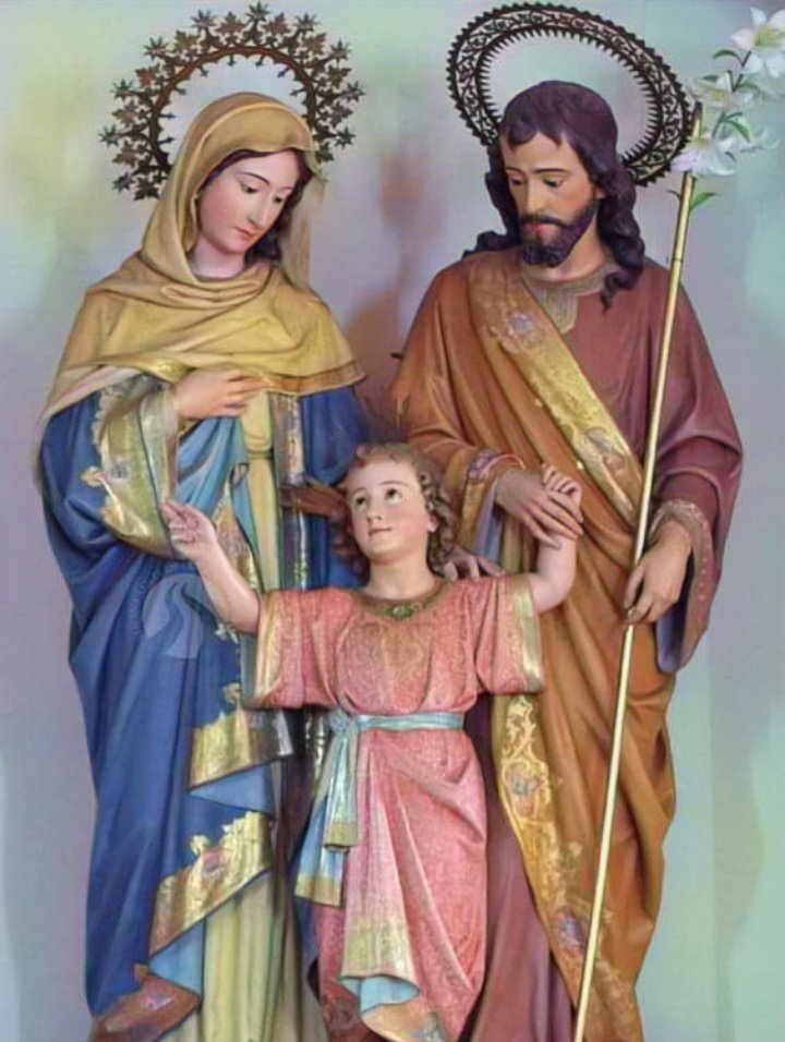 Sagrada Familia... ruega por nosotros 

❤️🙏