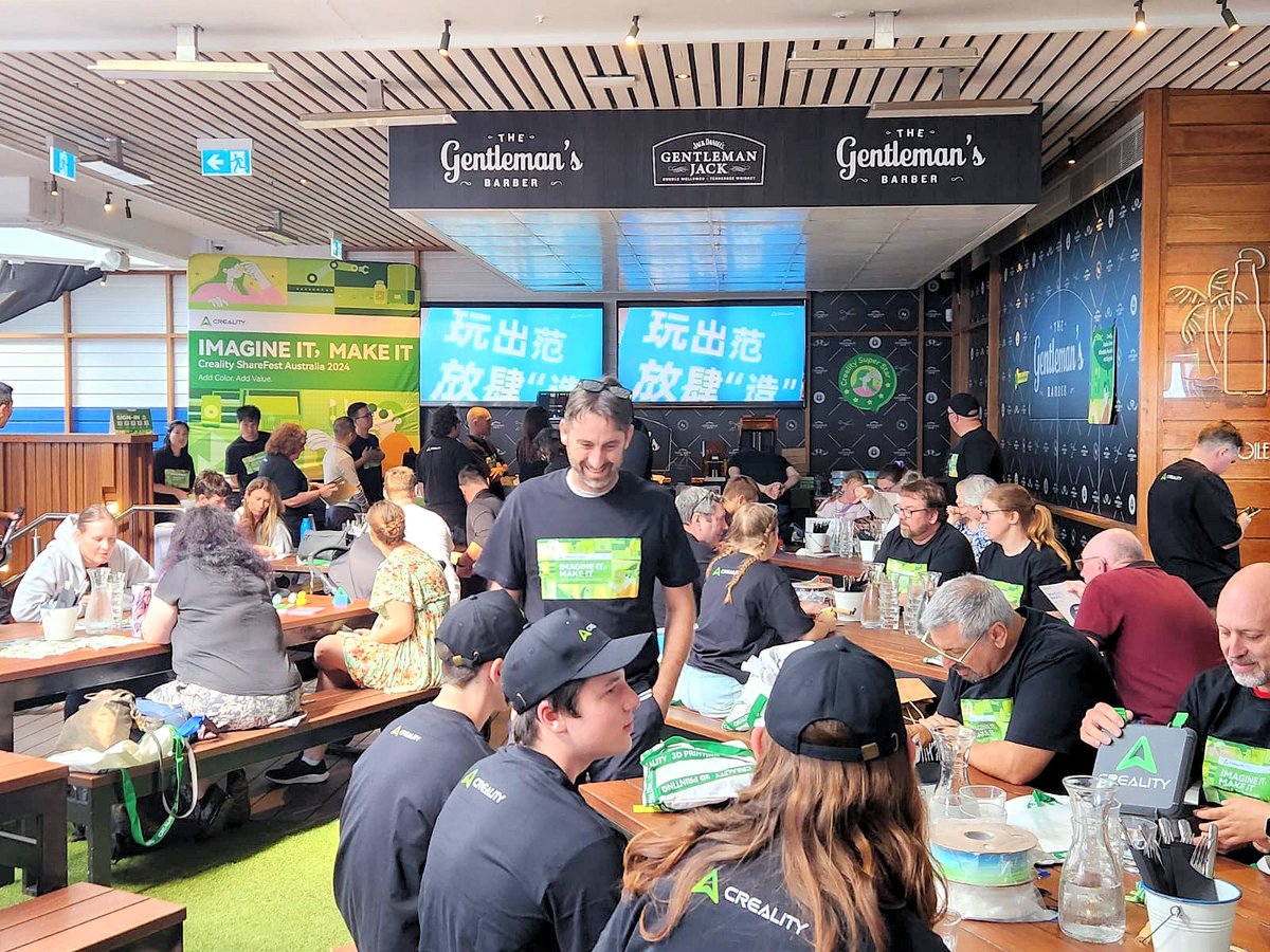 3DPrintBunny's tweet photo. It was soooo nice to meet loads of other 3d printing peeps at the @Creality3dP Sharefest on the Gold Coast. There were lots of giveaways and info on new products etc, but my favourite bit was listening to people share their 3d printing stories.😊 https://t.co/rcHlUuIq8O