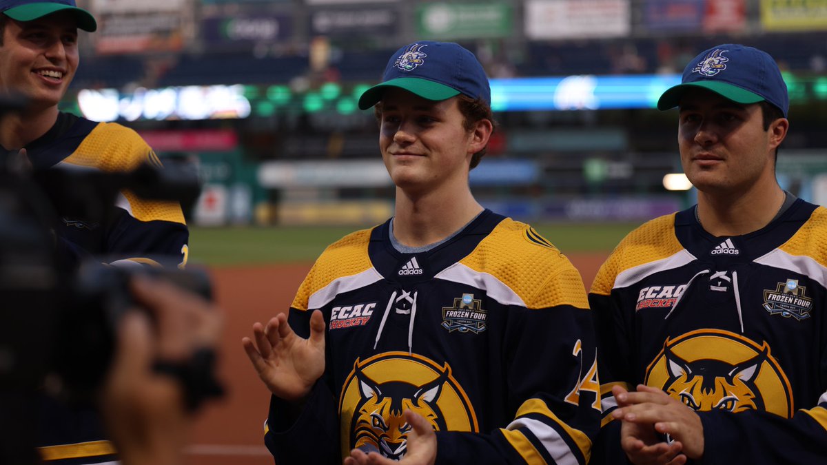 Quinnipiac Men's Ice Hockey (@qu_mih) on Twitter photo The boys at the ballpark ⚾️
Thank you, <a href="/GoYardGoats/">Hartford Yard Goats</a> for having us out as part of CT Champions Night!
#BobcatNation x #NoGoatsNoGlory The boys at the ballpark ⚾️
Thank you, <a href="/GoYardGoats/">Hartford Yard Goats</a> for having us out as part of CT Champions Night!
#BobcatNation x #NoGoatsNoGlory