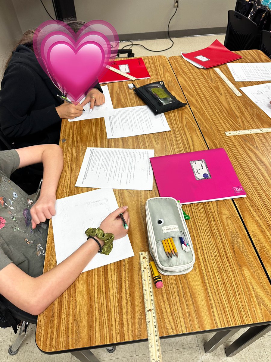 CanyonMiddle's tweet photo. 7th grade has really been focusing on their mapping and reading skills through their Missions project.  #RiseAndRoar #todayincomal #comalisd @RhondaBrown_ @BraxtonHead @lyonseducator @CMS_Quidachay @CoreyStLaw https://t.co/DXESzFvqJ4
