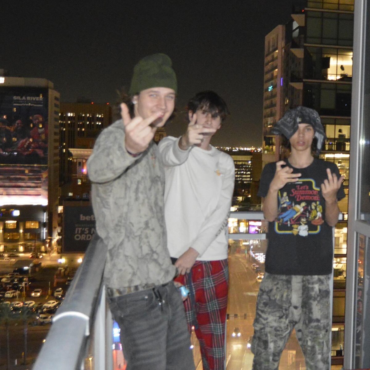 worldwideanarchy (@foreverrafiel) on Twitter photo 