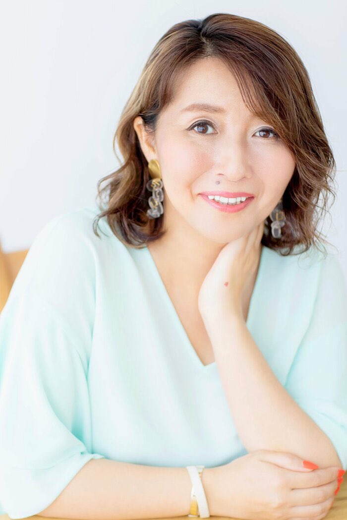 ESSEweb's tweet photo. 「大人のヘア問題白黒つけます」連載中のさとゆみさんがテレビ東京『なないろ日和！』に出演！
失敗しない大人の髪型チェンジのコツを紹介します💇‍♀️✨
このあと10時少し前からぜひご覧ください♪
@SATOYUMI_0225 https://t.co/SddwcmEsK5