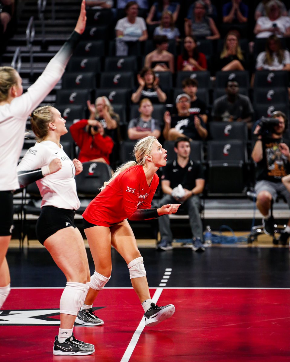 GoBearcatsVB's tweet image. Holding it down 🔒

Faith has her second career 20-dig match!

@Faith_Frame | #Bearcats