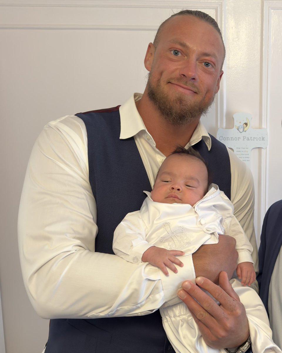 My nephew has been fighting for his life since being born at 28 weeks. He spent 81 days in the NICU and is currently nominated for Good Housekeeping’s Baby of the Year Award. I would greatly appreciate it if you could all give him a vote at link below. ❤️

babyoftheyear.org/2024/connor-e8…