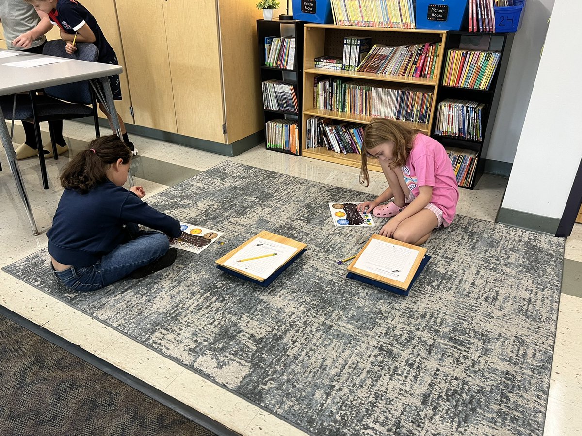 msmith_mursd's tweet photo. The third graders have been building their learning community in #room302. #MURDThrives https://t.co/mwm3S23kPv