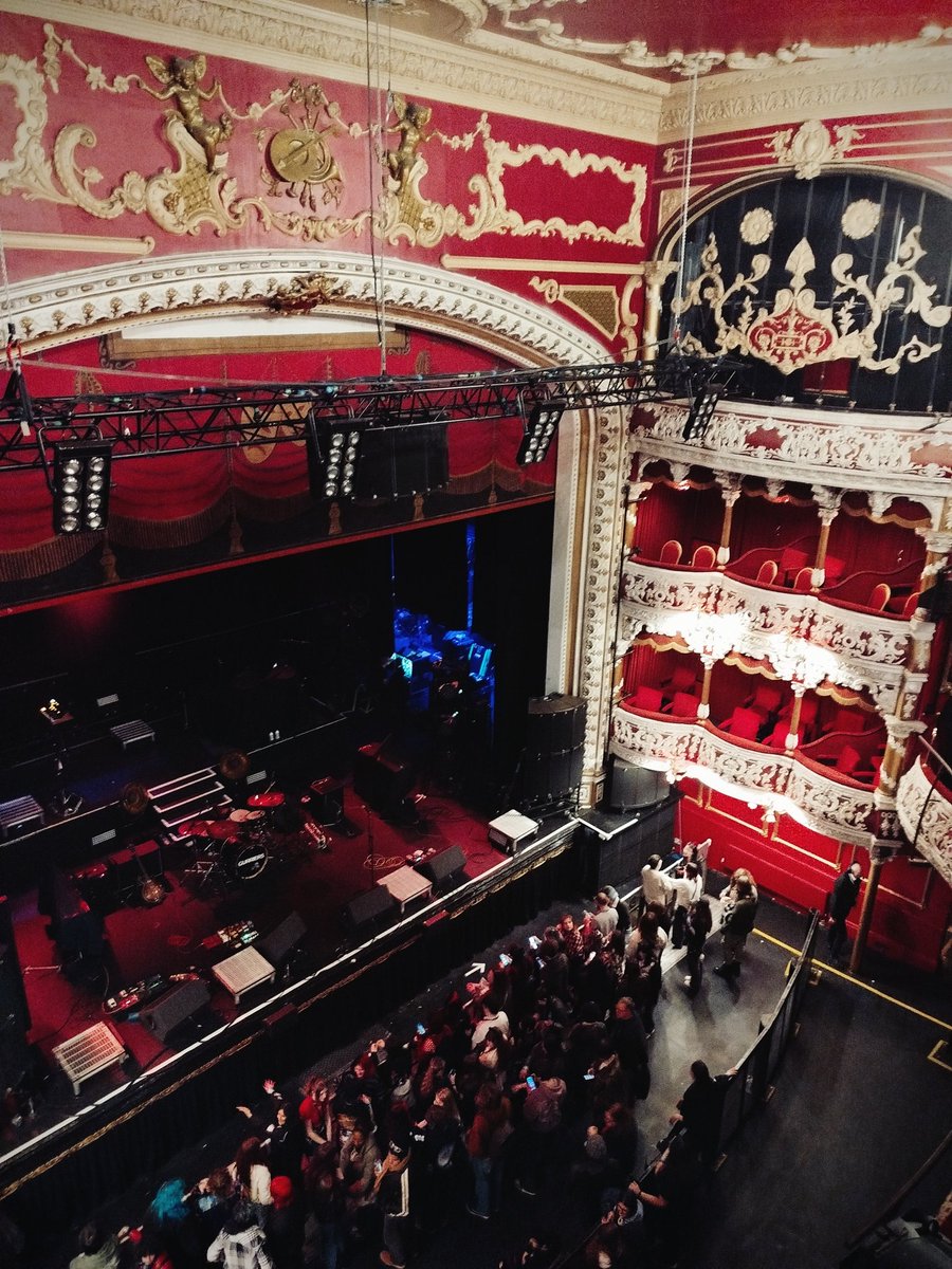 HighLowMilo_'s tweet image. Update: 
Moved into my own house :) 
Graduating in November 
(I also got to see MotherMother live but that was a while ago this year)
#MotherMother