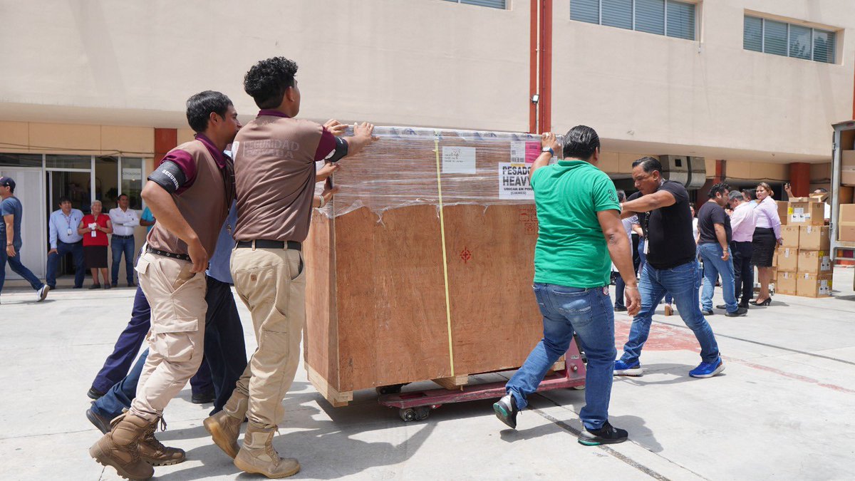 SSO_GobOax's tweet photo. Con una inversión de más de 4 millones de pesos para fortalecer los servicios médicos en la entidad, @SSO_GobOax hizo entrega de equipamiento al Hospital General de Servicios de Salud IMSS-Bienestar Dr Aurelio Valdivieso. 

👉🏻https://t.co/kp3IC9GJwr https://t.co/6xyk7ndIpE