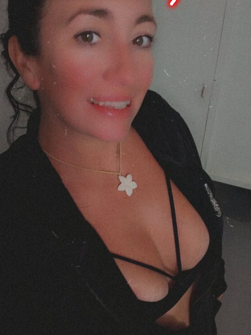 Some of my vacation pics it was so much fun https://t.co/b7bU9792wO<a href="/tag/realloyalfans"class="tags"><span>#realloyalfans</span></a>