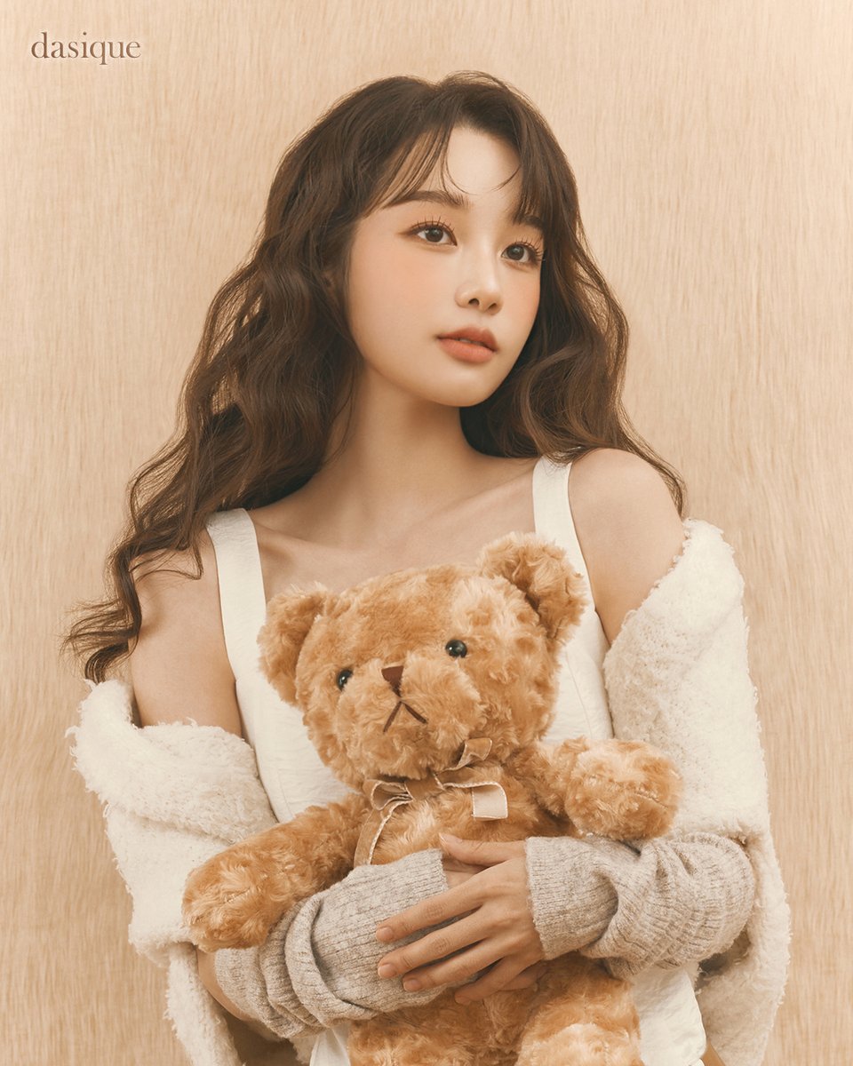 dasique_jp's tweet photo. 𝐖𝐡𝐚𝐭 𝐢𝐬 𝐍𝐞𝐱𝐭? 第②弾

ふんわり可愛いテディベアの色味と質感を
そのまま盛り込んだ、デイジークの秋新作がついに登場！
9/23(月)に新作コレクションを公開しますʕ •ᴥ•ʔ♡

お楽しみに☁🧸🍩🤎

#데이지크 #韓国コスメ https://t.co/impA3tH16x