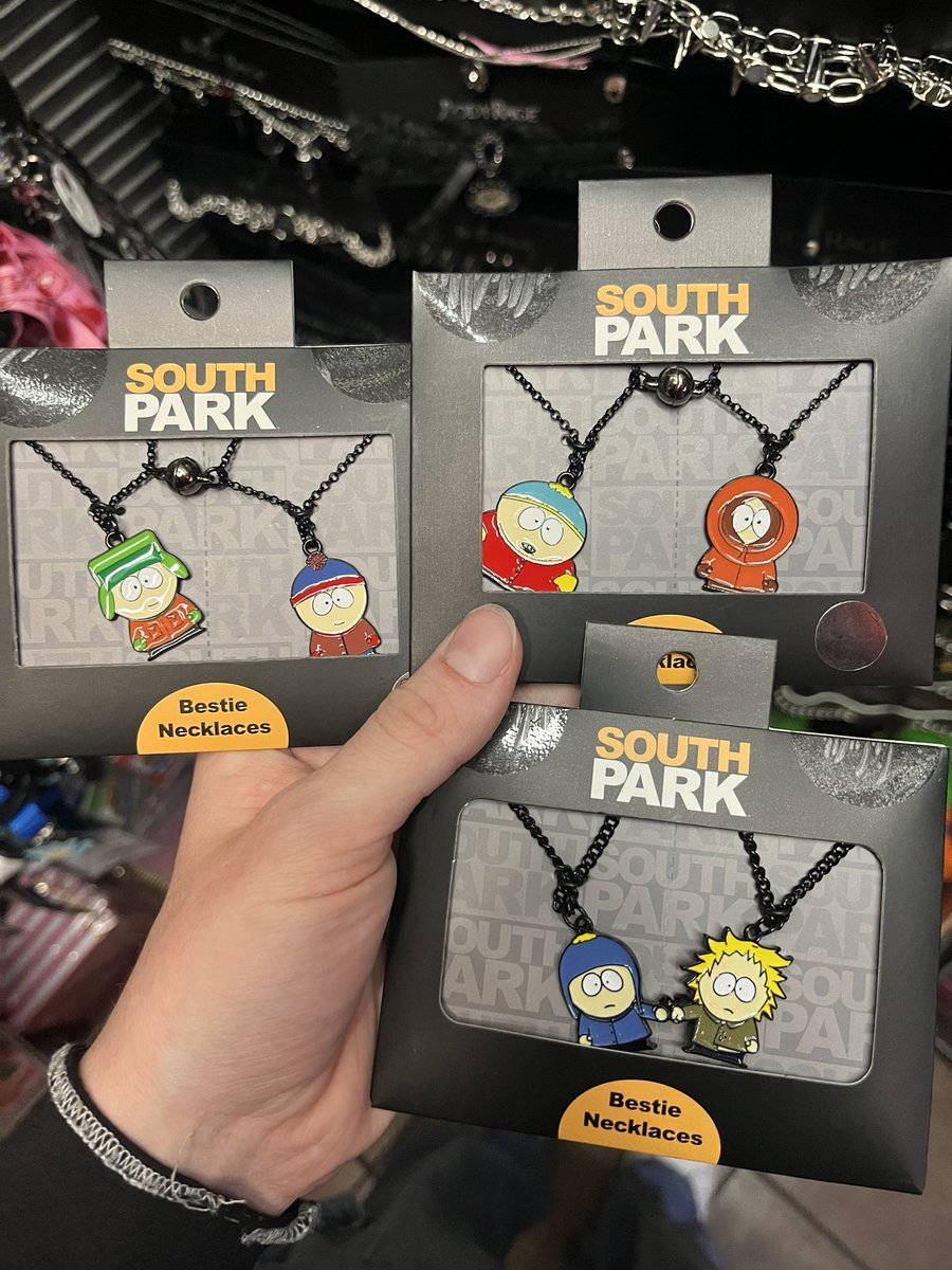 enirojram's tweet image. run to spencer’s guys