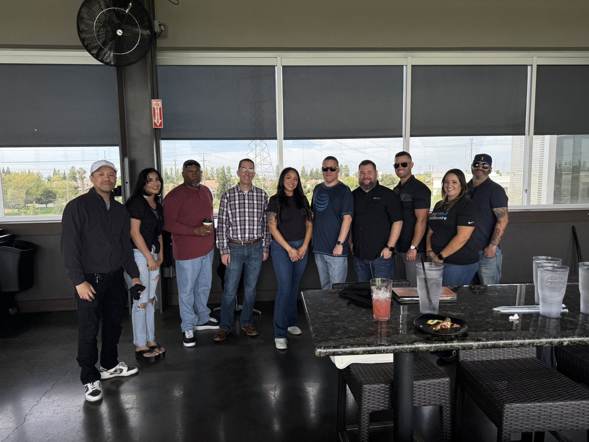 seanvmoore's tweet photo. Today we celebrated a record breaking 3rd quarter with some fun, food and golf. In August we posted 450 fiber gross adds, a first for the NorCal market. Humbled, honored and privileged to work with such a talented and dynamic group of individuals. https://t.co/ma6BWmDZ81