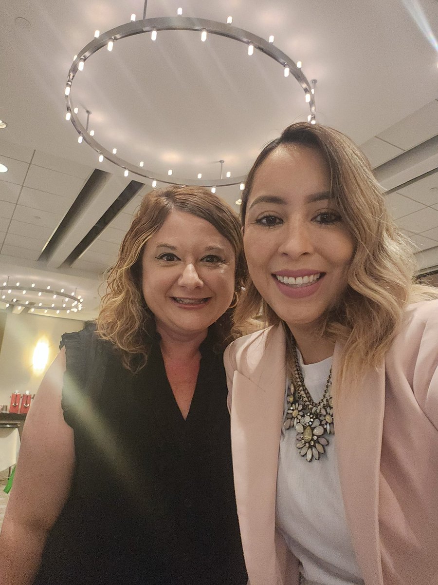 MrsJimenez03's tweet image. Day 2 of the @IL_Resource_Ctr Bilingual Conference was full of great, informative sessions. Reuniting with former colleagues and meeting new people fills my bucket! I am glad I get learn from phenomenal advocates of Multilingual Learners.
@b_magana3 @sandycristobal7