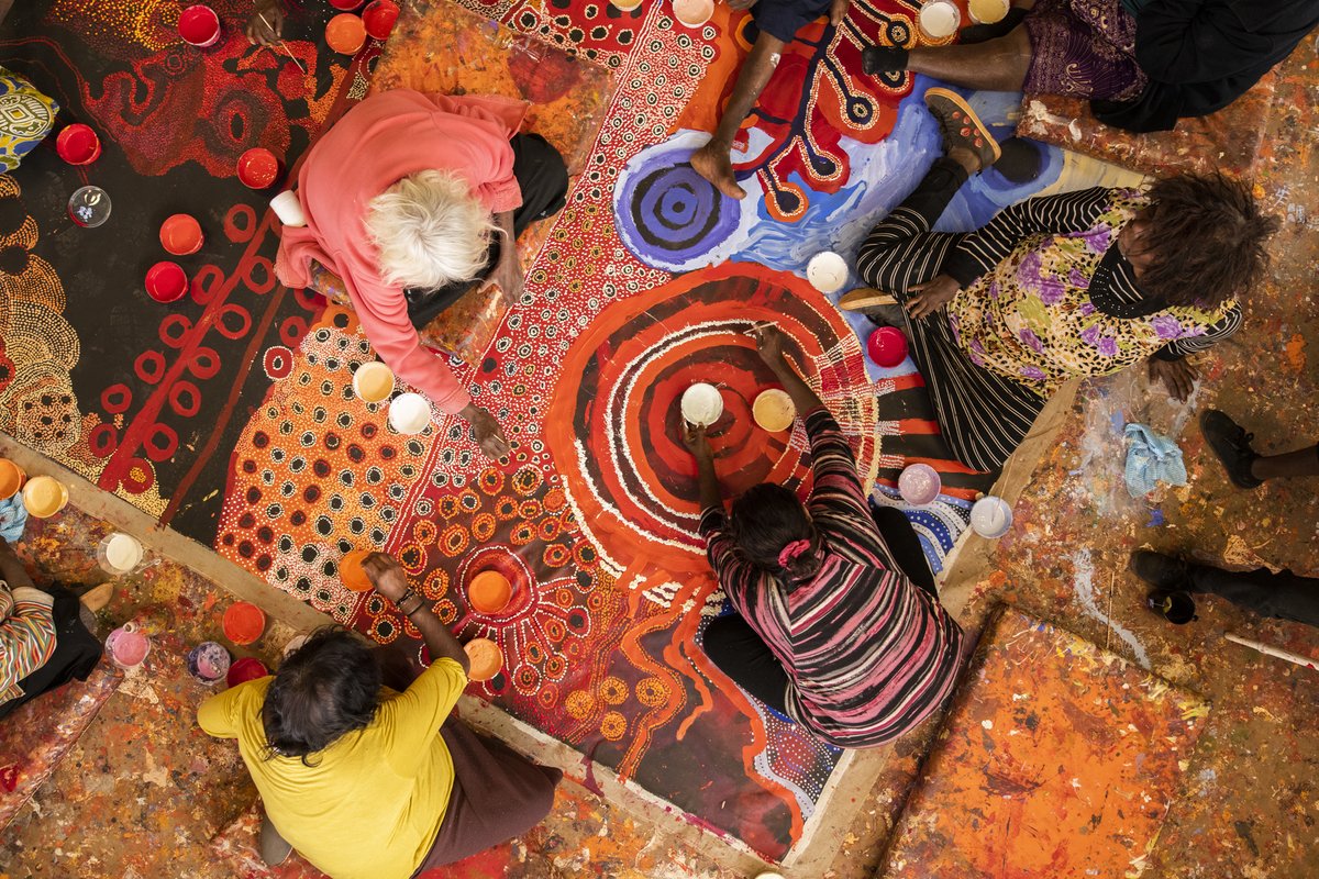 The Tarnanthi Art Fair returns in October as an online event. Shop from home on Kaurna Country or wherever you are around the world.
__

✨ Tarnanthi Art Fair 2024
18-21 Oct, online only
For more visit: loom.ly/FiX_rVY

📸 Courtesy APY Art Centre Collective.