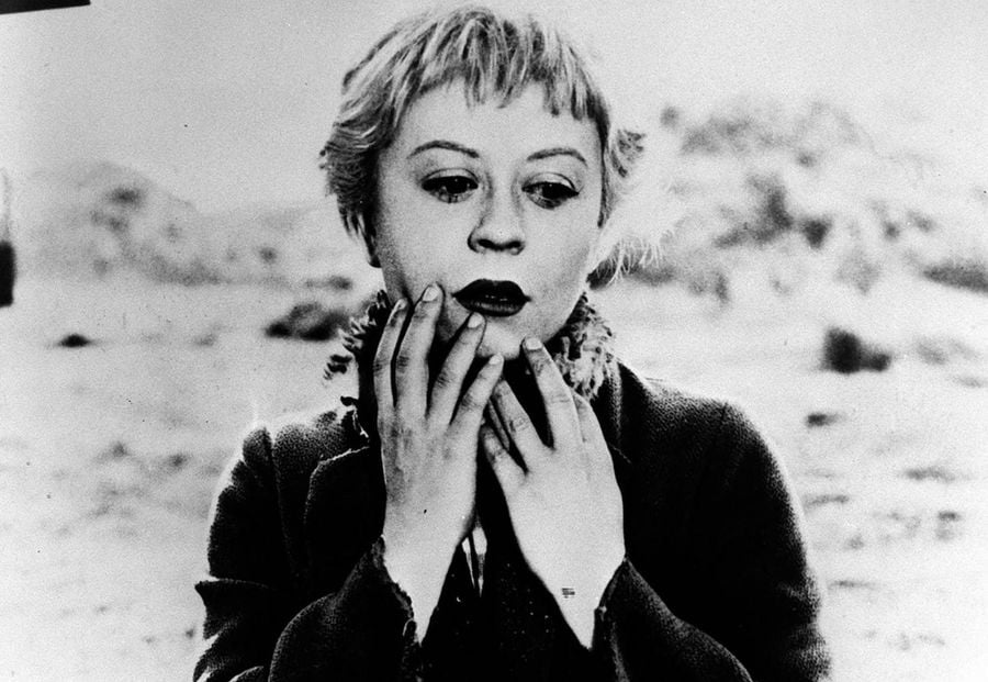 whyonwhite's tweet photo. La Strada, setenta años de un tumulto en el Festival de Venecia https://t.co/a6Yd9DN6CR vía @masdearte https://t.co/7Rd4D4fa0r