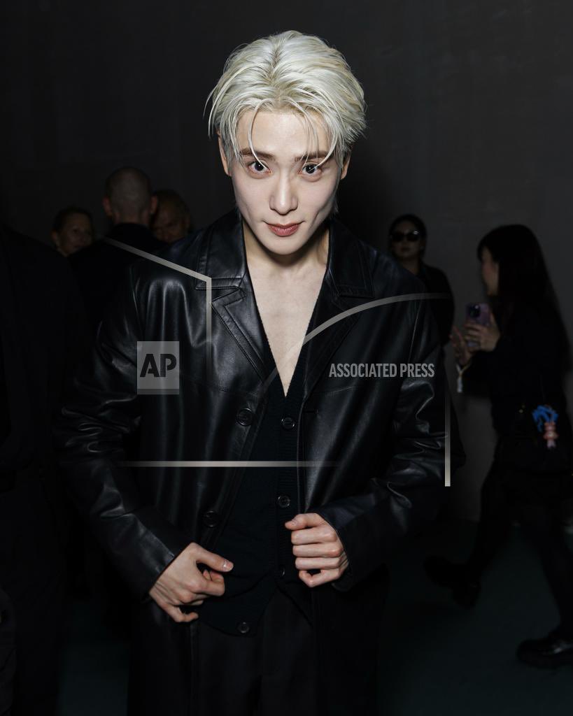 🖤

JAEHYUN RETURNS TO PRADA
#PradaSS25 #PradaSS25xJAEHYUN @prada