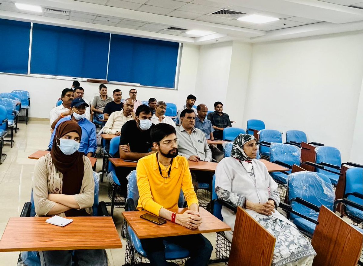 SJHDELHI's tweet photo. #SwachhtaPakhwada Infection Prevention team conducted various avtivities. WASH audit was conducted in clinical areas to enhance patient care, training on hygiene &amp;food safety for food handlers from kitchen &amp; a training session on infection prevention for dialysis &amp; OT technicians https://t.co/cqVGhlChNO