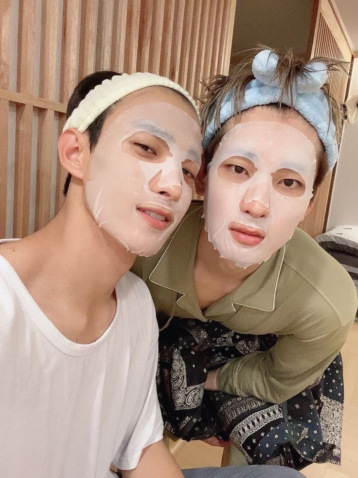 10am.                                               10pm.