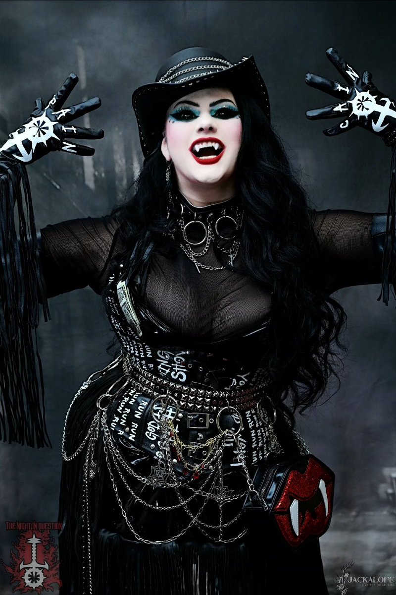 𝐈𝐭 𝐰𝐚𝐬 𝐝𝐞𝐥𝐢𝐜𝐢𝐨𝐮𝐬𝐥𝐲 𝐰𝐢𝐜𝐤𝐞𝐝 𝐭𝐨 𝐩𝐥𝐚𝐲 '𝐓𝐡𝐞 𝐏𝐚𝐫𝐭𝐲 𝐀𝐧𝐢𝐦𝐚𝐥',  𝐌𝐚𝐫𝐜𝐞𝐥𝐥𝐚,  𝐚𝐭 '𝐓𝐡𝐞 𝐍𝐢𝐠𝐡𝐭 𝐈𝐧 𝐐𝐮𝐞𝐬𝐭𝐢𝐨𝐧' 𝐋𝐀𝐑𝐏 𝐛𝐲 <a href="/JackalopeLARP/">Jackalope LARP is making LARP experiences</a> 
🩸
Photography by the very talented Todd Cole
#vtm #vampirethemasquerade #wod #vamily