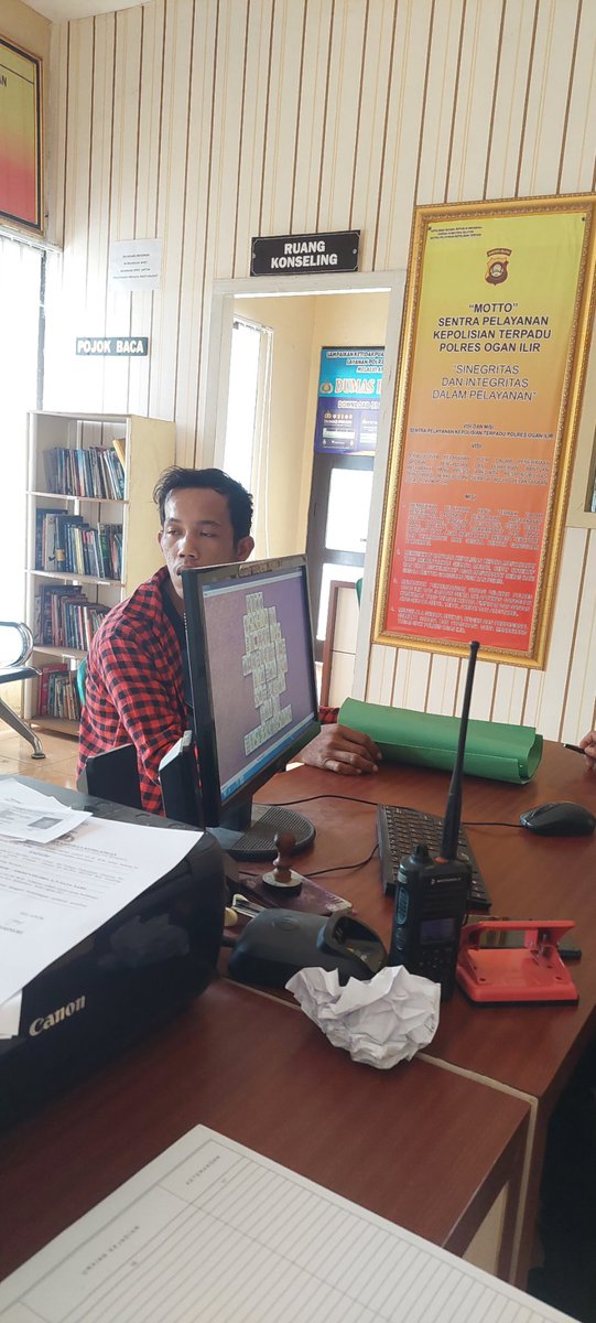 OiSpkt's tweet photo. Pengisian link Responden IKM oleh masyarakat secara mandiri di satpas SPKT Terpadu

#polisiindonesia 
#polisipresisi 
#poldasumsel 
#polresoganilir 
#beyondtrustpresisi2024 https://t.co/D0ygkFt4Ok