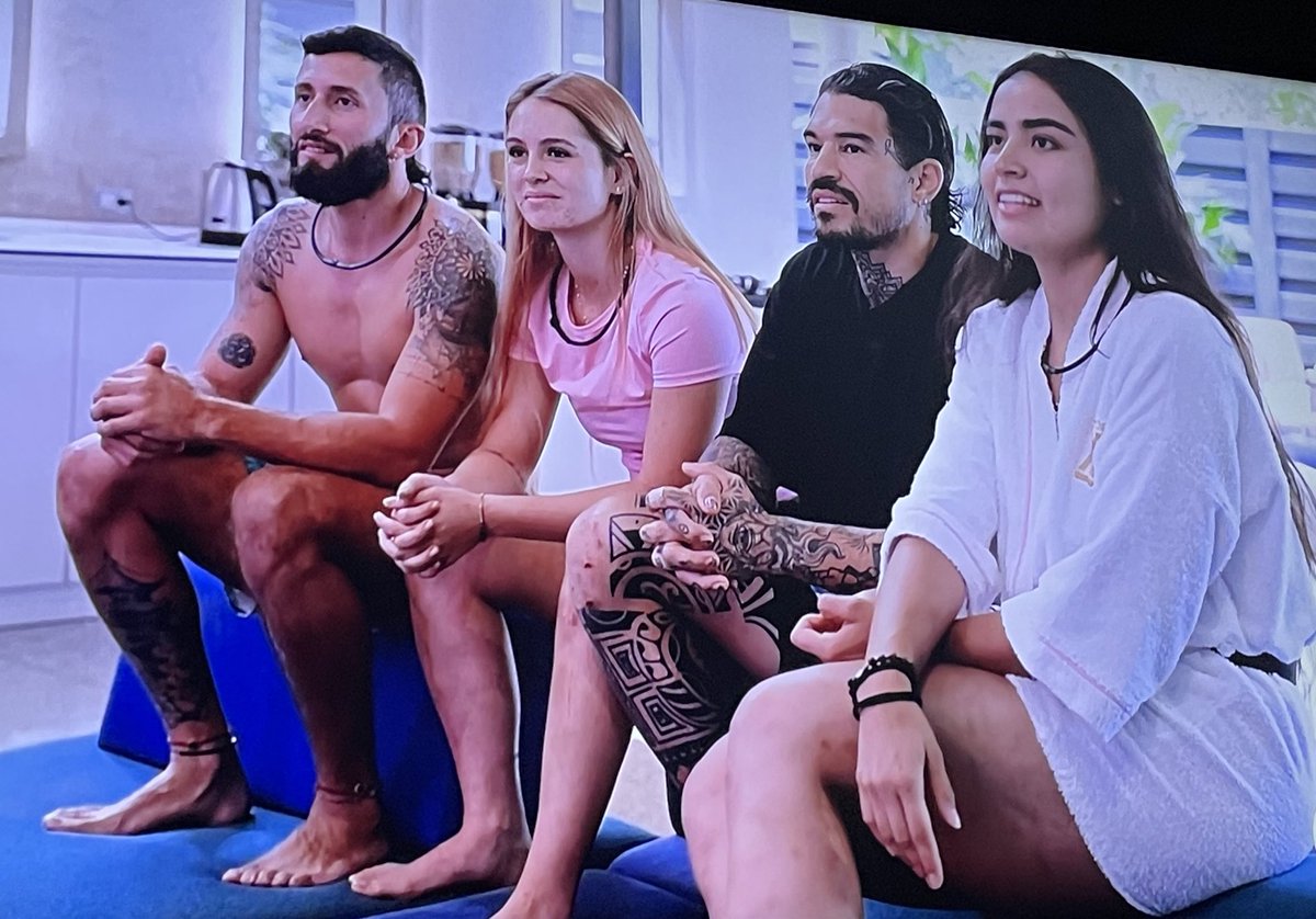 Jhanoliveros's tweet photo. Expertos en demeritar los logros y esfuerzos del equipo rival.

Da hasta risa escuchar a Natalia 

#Desafio20Años #DesafioTheBox #DesafioXX #DesafíoXX #Desafio2024 https://t.co/ptnbzHHYj9