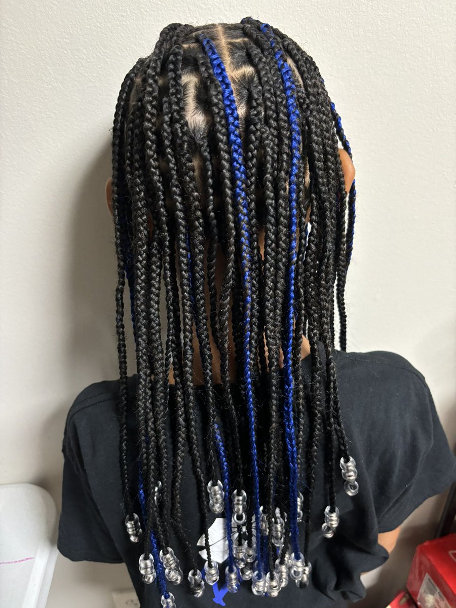 damnriaaa's tweet photo. if you looking for a kid braider in the Henry County/Atlanta area, dm me💗 I’m a 23 yr old self taught stylist😘 ages starting at 3🫶🏽 https://t.co/mjxwY6VOuD