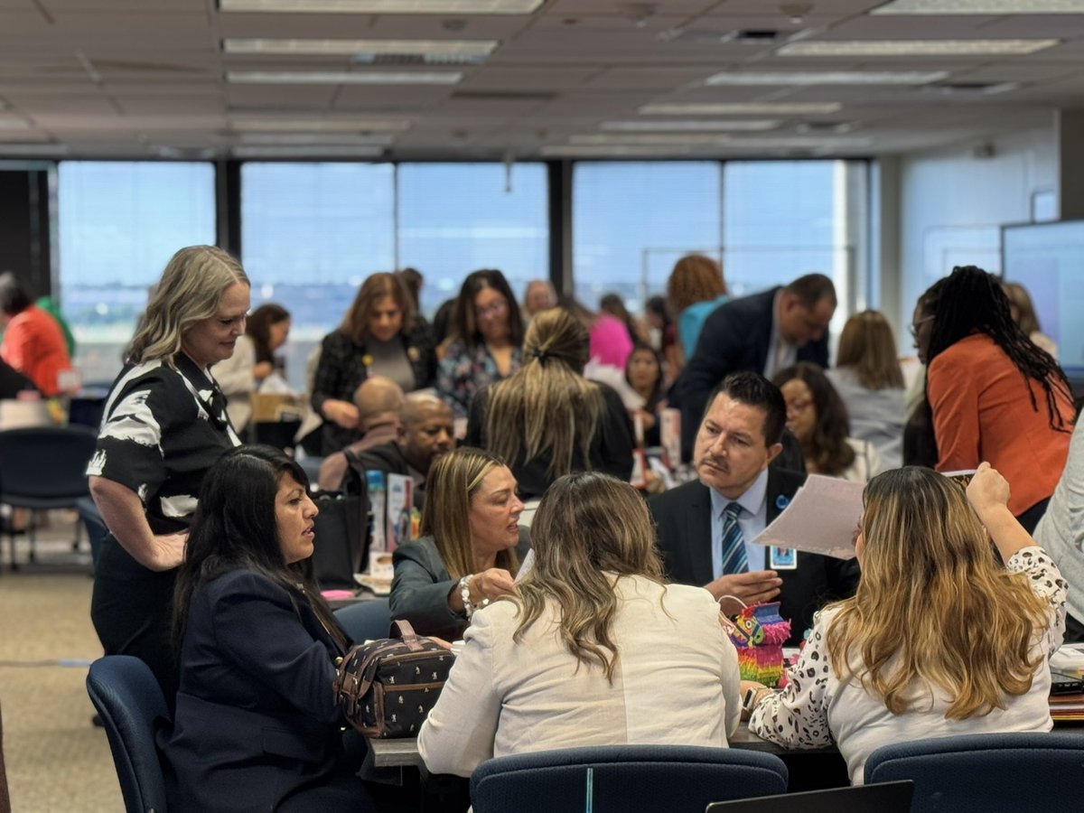 GFloresDISD's tweet photo. Great day for #Region1Excellence! Morning with Region 1 Principals, EDs, &amp; leaders, followed by Parent Advocacy &amp; Pinkston VT at West Dallas College Center to discuss community services. @MRamirezDISD @ED_Rivera_DISD @LisaAnnVega1 https://t.co/ARvdxMKdWT