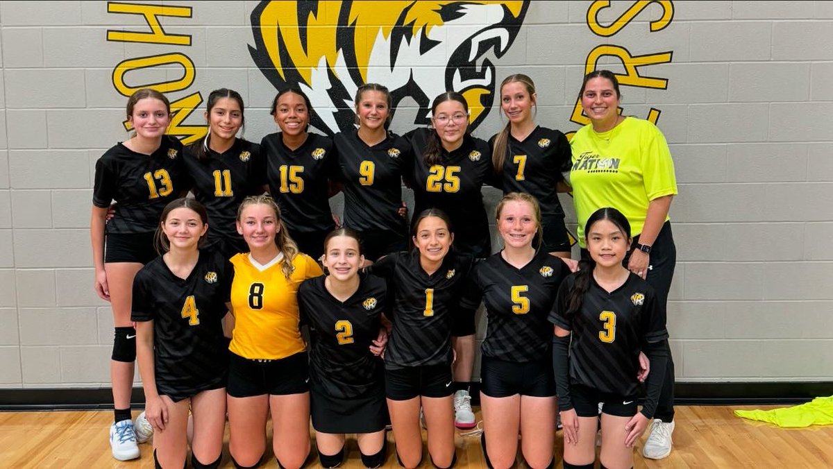 MrsGallardo21's tweet photo. 8th B won tonight! 
They fought hard, communicated, and stayed hype the whole game. Proud of all the girls! https://t.co/2TjRNaoPkd