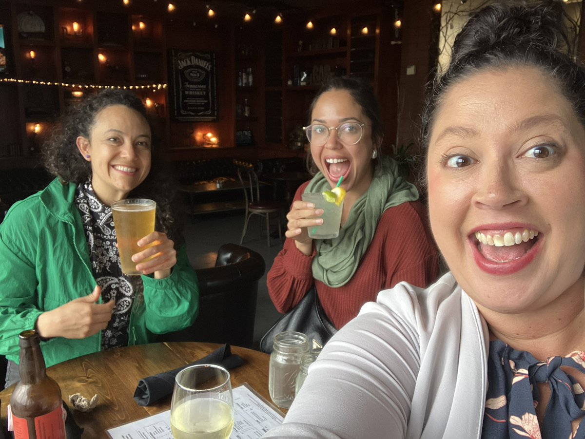 Its a Femininomenon! Took a pit stop in the way back from the SF Bruker User meeting <a href="/CarlismariG/">Carlismari Grundmann</a> <a href="/RodVelLaura/">Laura Rodríguez-Velandia</a> #MassSpectacular