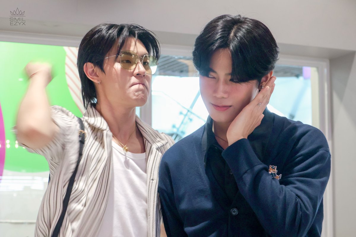 _smilezyx's tweet image. ชอบอ่ะ5555555555 

240915 | #PRIMETIME_TimeToLove_Fansign
#ShulunPrimeTime #OhmPrimeTime #PRIMETIMEth