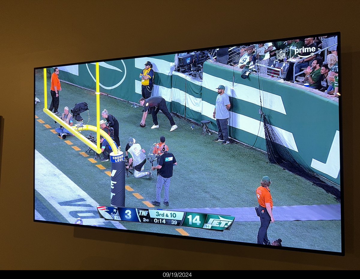 Hey <a href="/amazon/">Amazon</a> great seeing this picture for a while rather than the football game.

Got bandwidth?