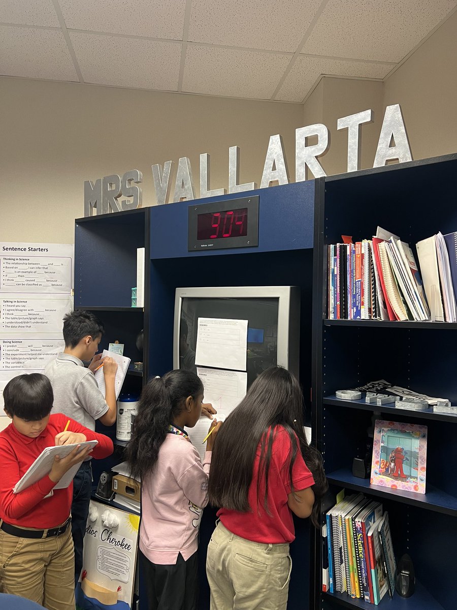 gelyn_roble's tweet photo. When content knowledge and pedagogical expertise converge! Way to go Ms. Vallarta @budewigbulldogs for supporting and engaging all students in science. #scienceisdoing https://t.co/pfUd30CJBw