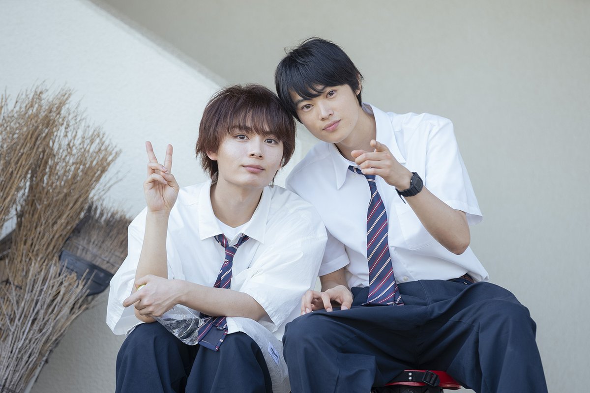 koiboku_movie's tweet photo. *º｡.♡ 公開から1ヶ月 ♡.｡º*

公開から1ヶ月が経ちました❣️

たくさんの方にご覧いただき
本当にありがとうございます✨

大西さんと窪塚さんのツーショットをお届け📸

ぜひ何度でも劇場でご覧ください👀！

#恋を知らない僕たちは 大ヒット上映中🎬♡ʾʾ

#恋僕
#大西流星
#窪塚愛流
#なにわ男子 https://t.co/1nh9rx6SGd