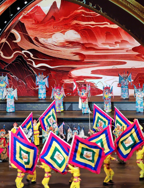 今年，北京文化论坛凸显“1+6+32”特色，“1”即开幕式暨主论坛，“6”即6个平行论坛，“32”即32场专业沙龙，呈现学术性、高端性、国际性、群众性四大特点。