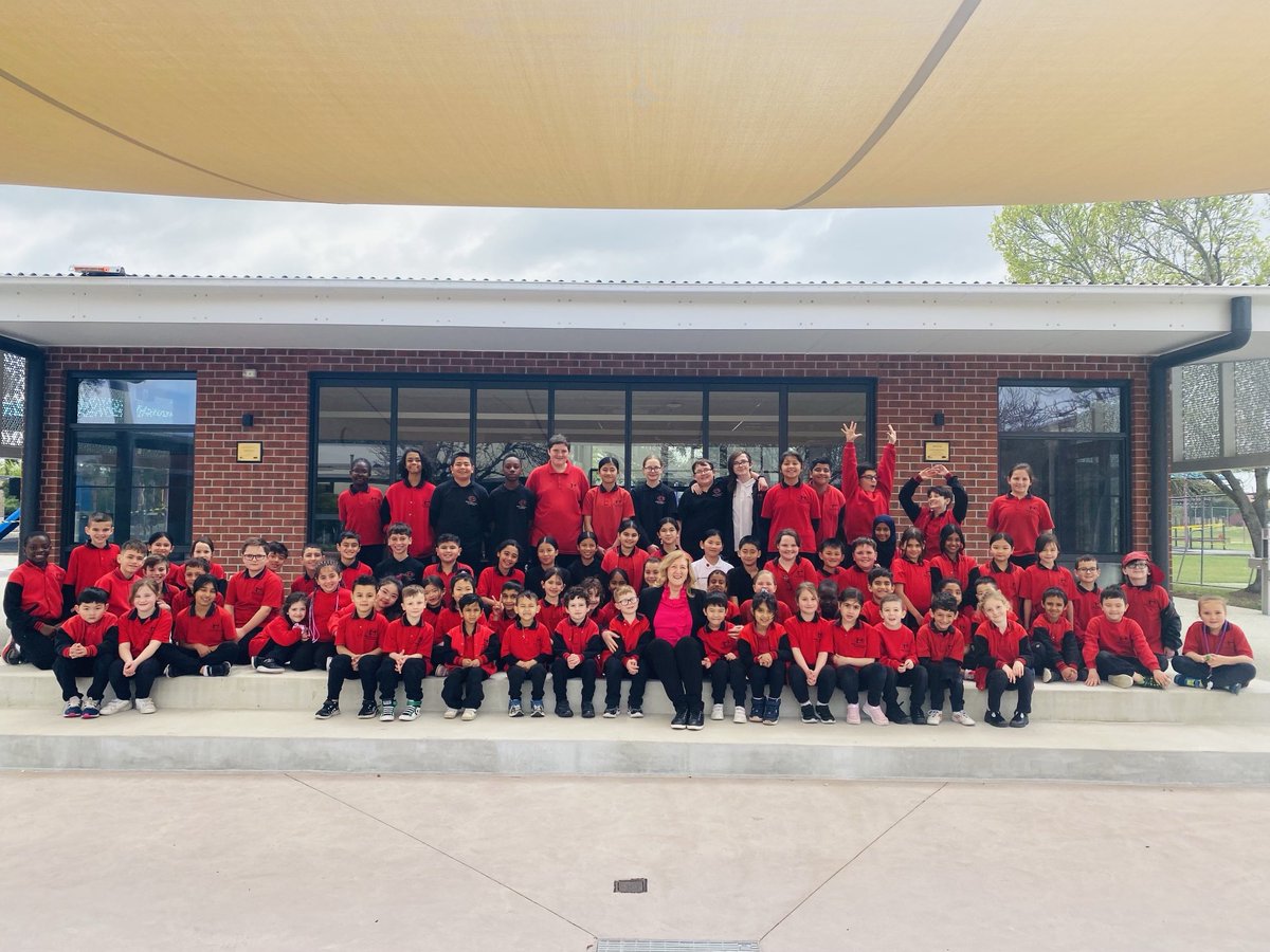 MonmiaPS's tweet photo. It has been my greatest pleasure to be the principal of #MonmiaPS for 19 years. Thank you to the staff, the children and their families who have made my time here a joyous one. Farewell from Lorraine Bell https://t.co/jL1TobTVQh