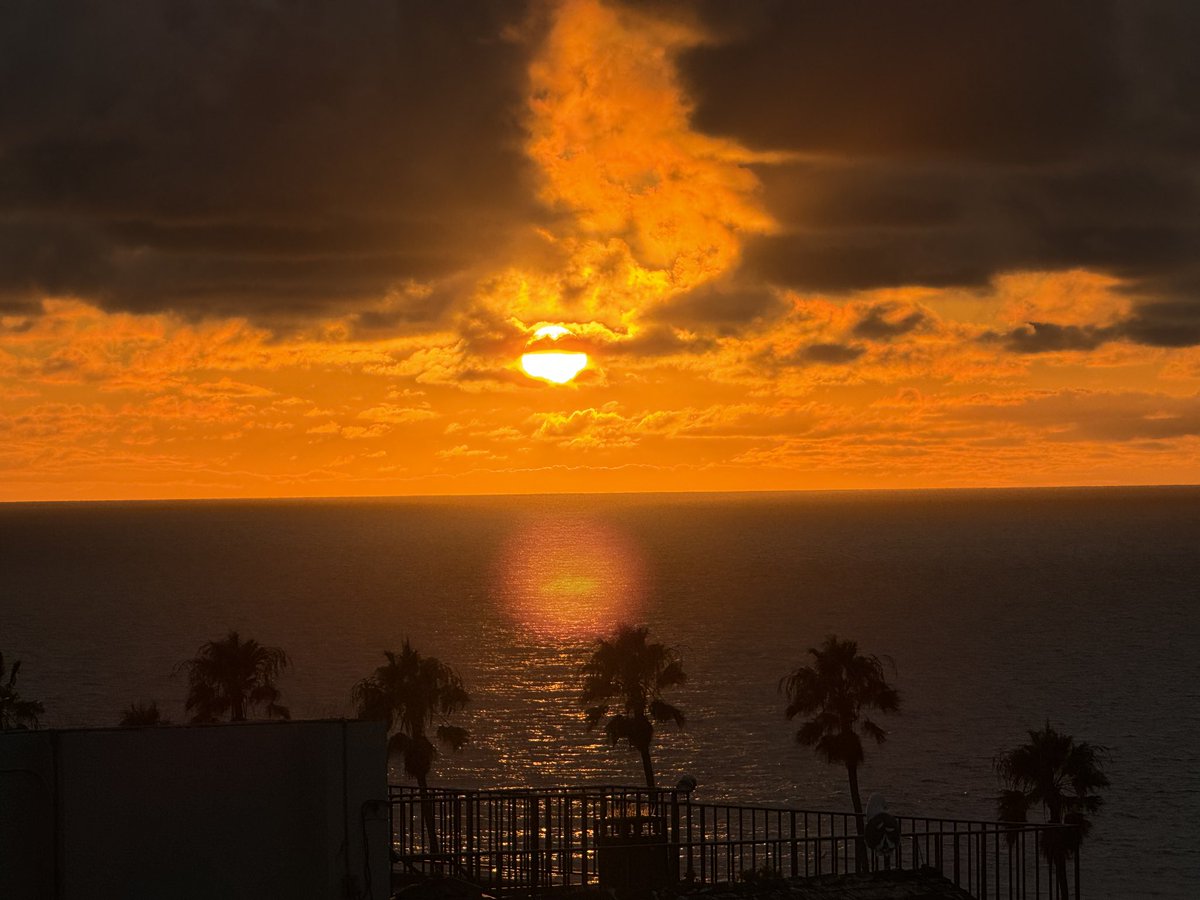 Goodnight from God.

“The heavens proclaim the glory of God. The skies display his craftsmanship.” (Ps.19:1)