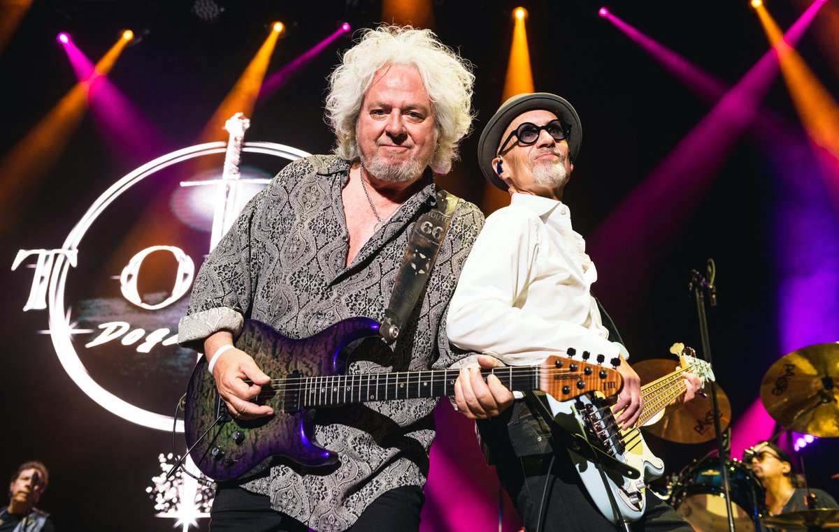 HPERISCOTH1's tweet photo. Toto announce 2025 UK and European tour https://t.co/SDEmqXmHTv https://t.co/Jwp5tBcP9A