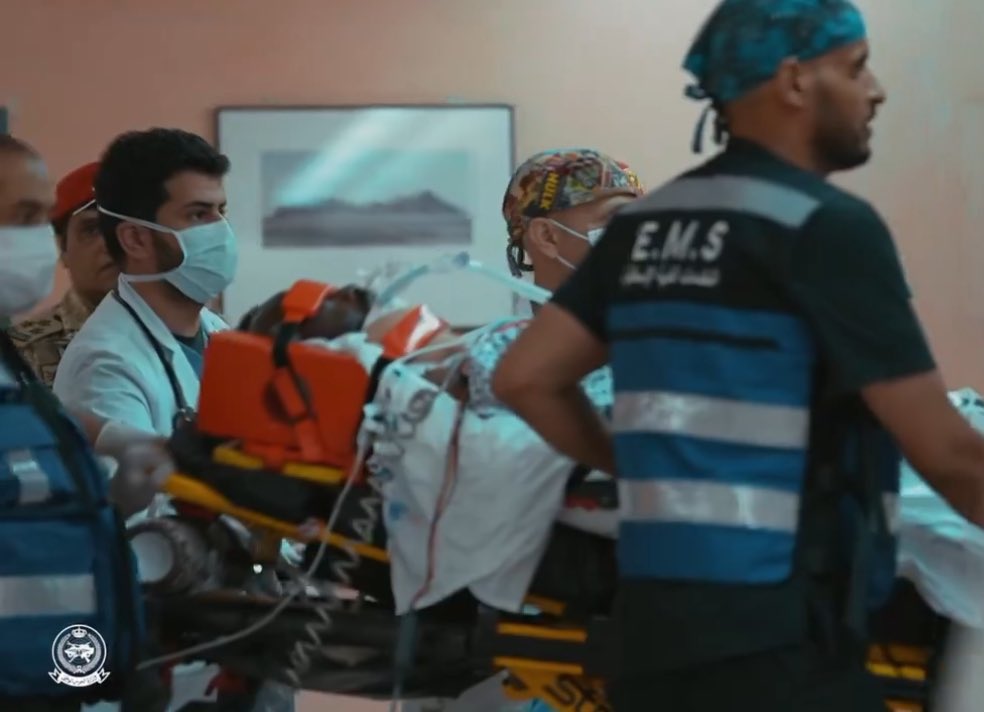 يا خالق المعجزات و يارب المستحيلات..

سبحانك أنت القادر و نحن العاجزين اللهم اشفِ فهد المولد وانثر العافيه بجسده 🙏🏾

الفجر و دعواتكم لـ فهد حفظكم الله 🤍