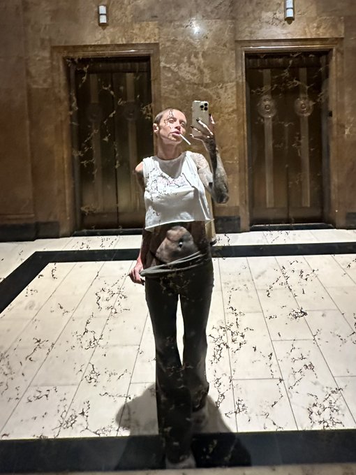 I just realized what it means to sexualize black dudes. I take them all without a second thought, don't<a href="/tag/sashabeart"class="tags"><span>#sashabeart</span></a><a href="/tag/sillysalmon"class="tags"><span>#sillysalmon</span></a>