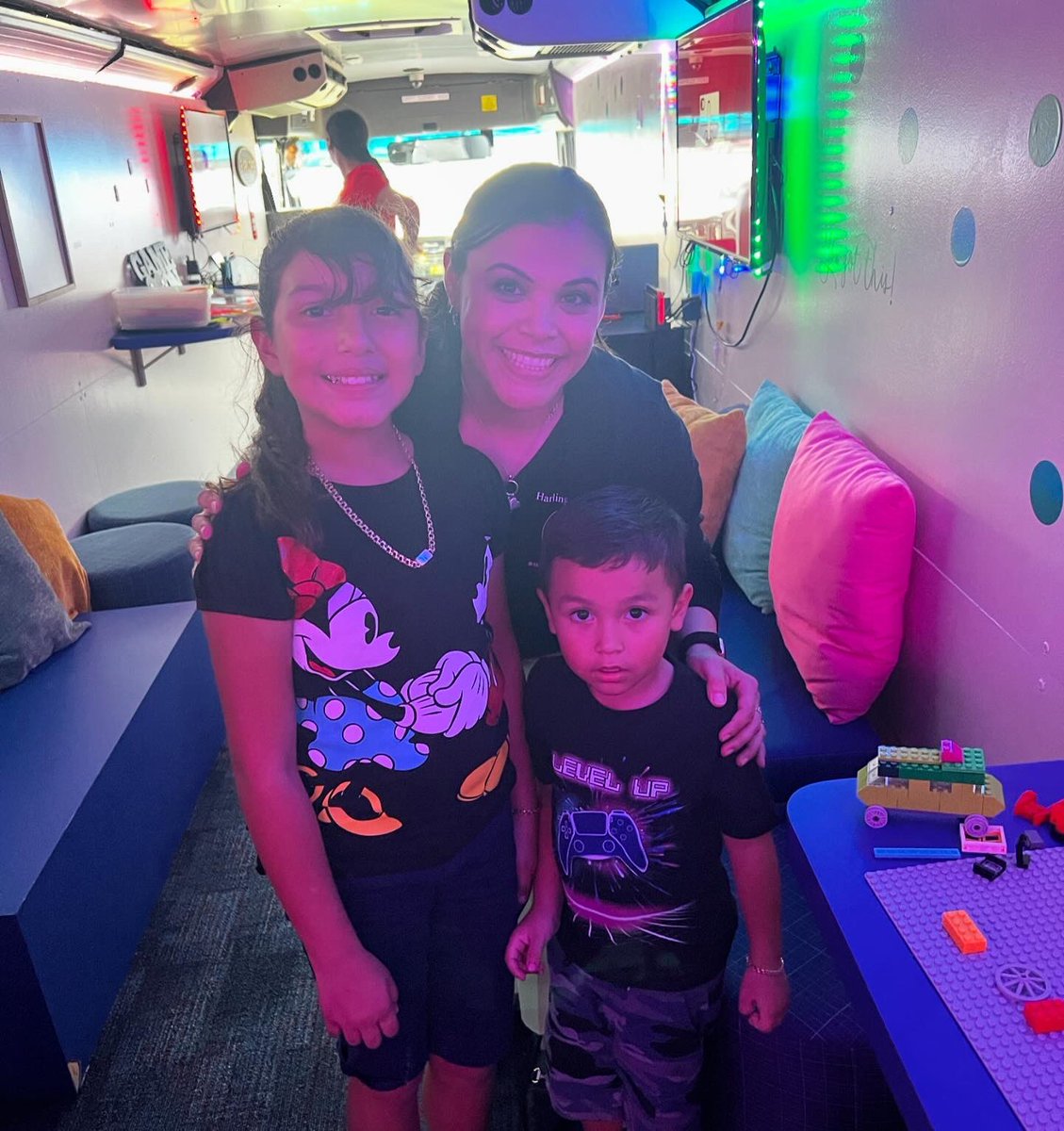 It was an absolute pleasure for Library Services to spend the afternoon with Harlingen CISD’s Clothing Closet for their Attendance Matters event! Sharing books with our community is our favorite! Thank you for having us! #hcisdlibraries #AttendanceMatters