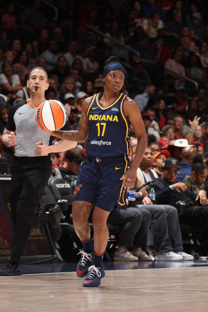 nosyone4's tweet photo. Erica Wheeler, the ultimate vet. Accepted her role and welcomed the rookies with open arms. She was an instrumental leader in keeping the team together when times were rough. The heart and soul of the team always bringing the energy and a smile. What a selfless person and player https://t.co/NcjdUTaBR7