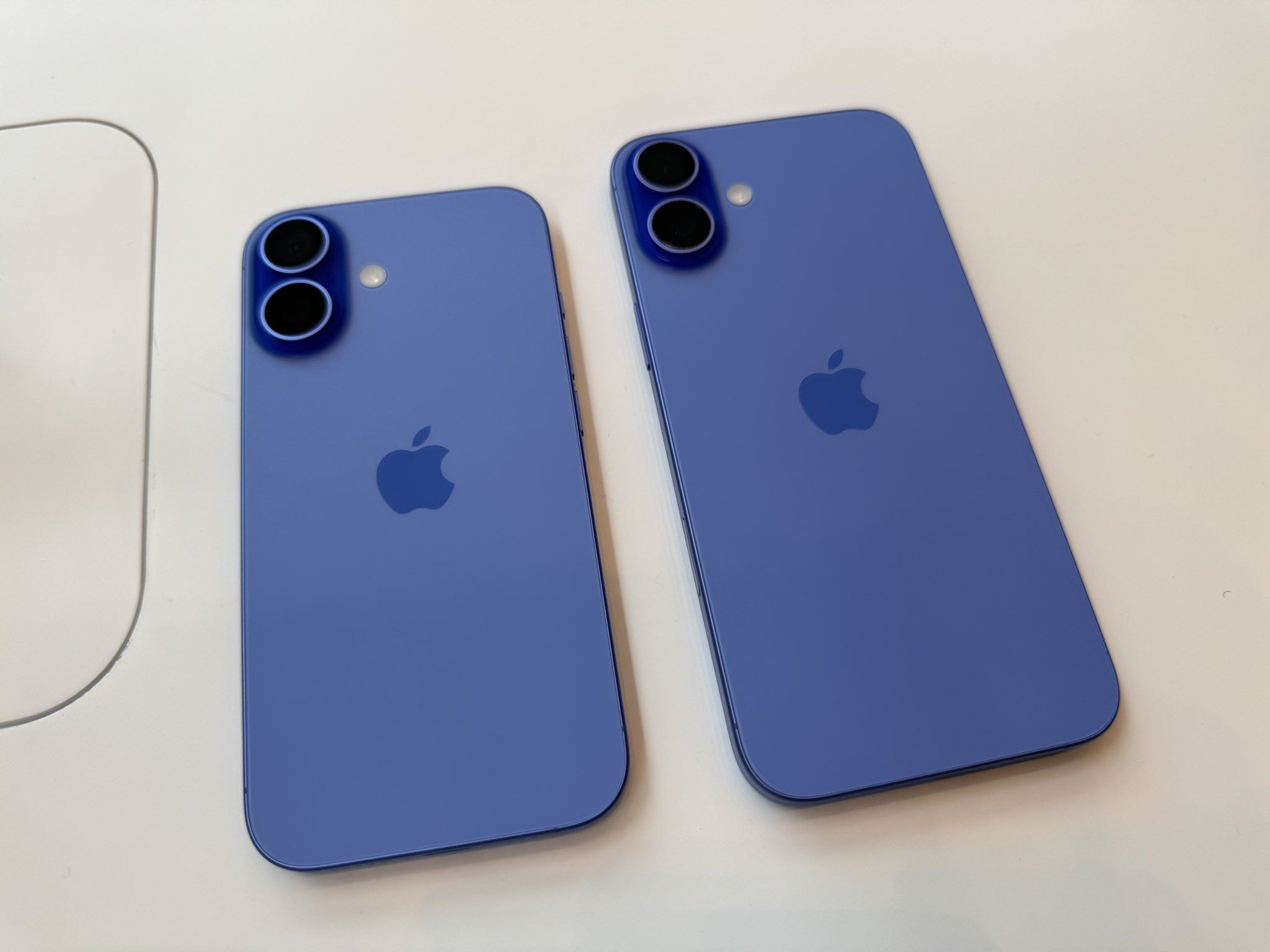 本日16時終了】iPhone16 128GB アクアマリン 6カ所凹みキズあり