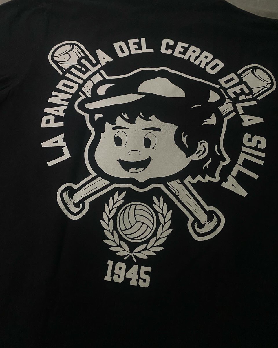 _anabenavente's tweet image. Sigo levantando pedidos para entregar el Sábado en el estadio Ⓜ️⚽️✨

Nuevo diseño #monkeyarms

LA PANDILLA DEL CERRO DE LA SILLA